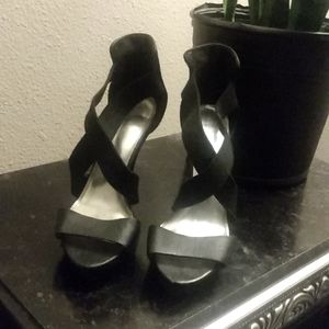 LAST OF ITS KIND BAKERS BLACK HEELS SIZE 11